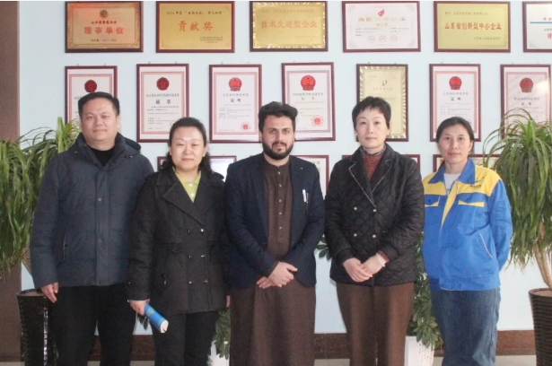 阿富汗經(jīng)銷(xiāo)商代表蒞臨華宏考察交流